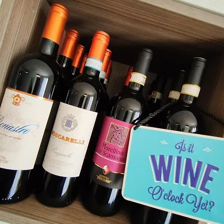 Entire I Pool Access I Walk To Pensiune Marsalforn