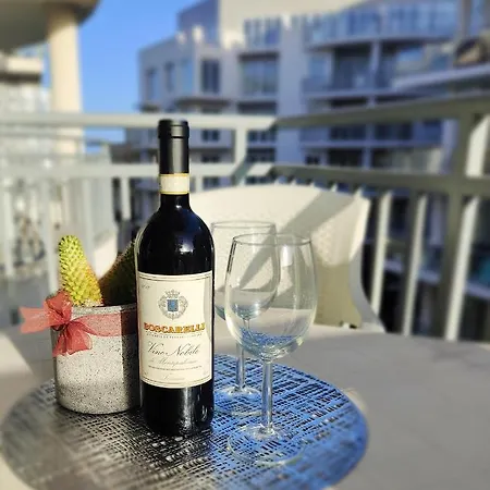 Entire I Pool Access I Walk To Konukevi 4*