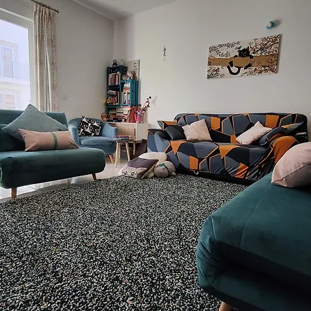 Entire I Pool Access I Walk To Konukevi