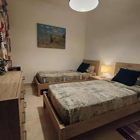 Konukevi Entire I Pool Access I Walk To