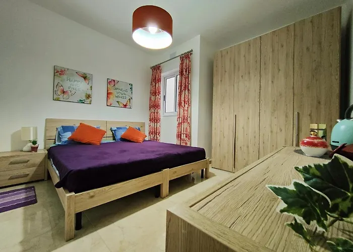 Πανσιόν Entire I Pool Access I Walk To