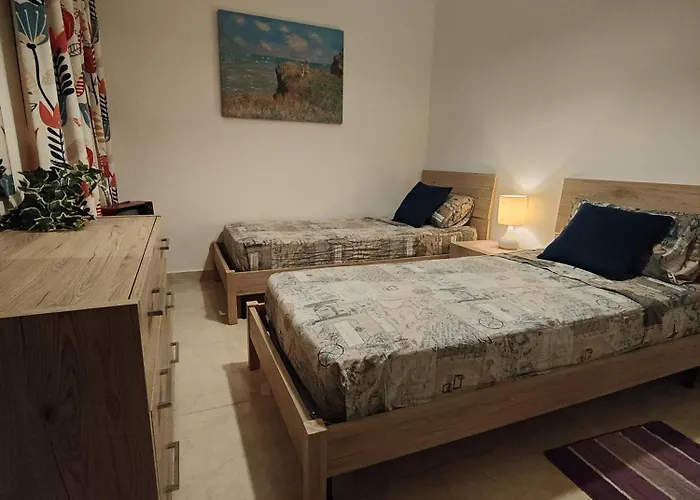 Entire I Pool Access I Walk To Πανσιόν 4*